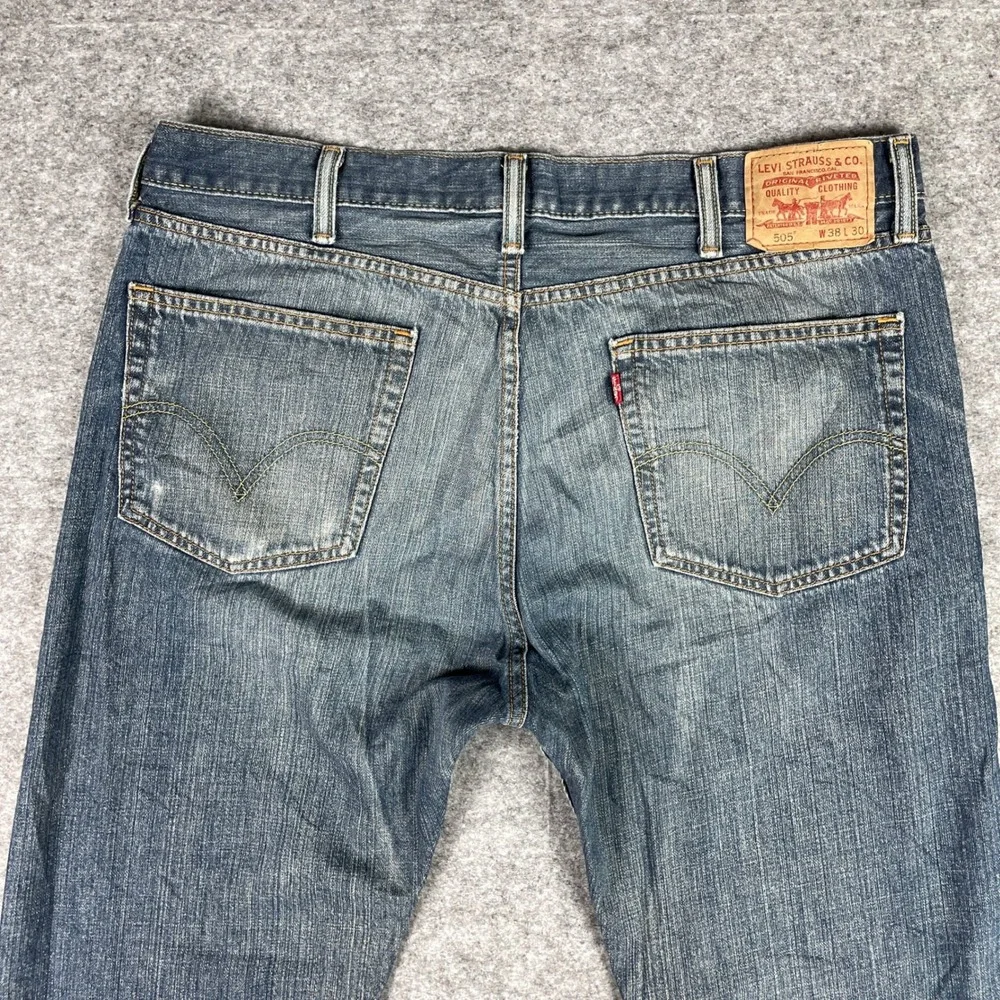 Vintage Levi's Jeans Mens 38x30 Blue 505 Straight Fit Denim Distressed Fade Y2K